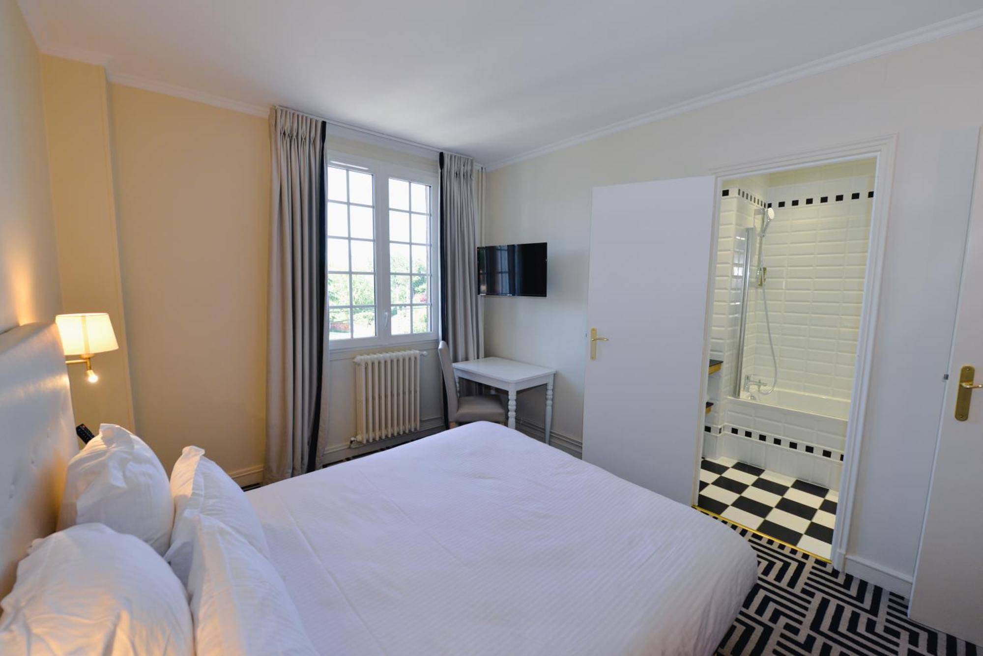 Hostellerie Saint Pierre Room photo