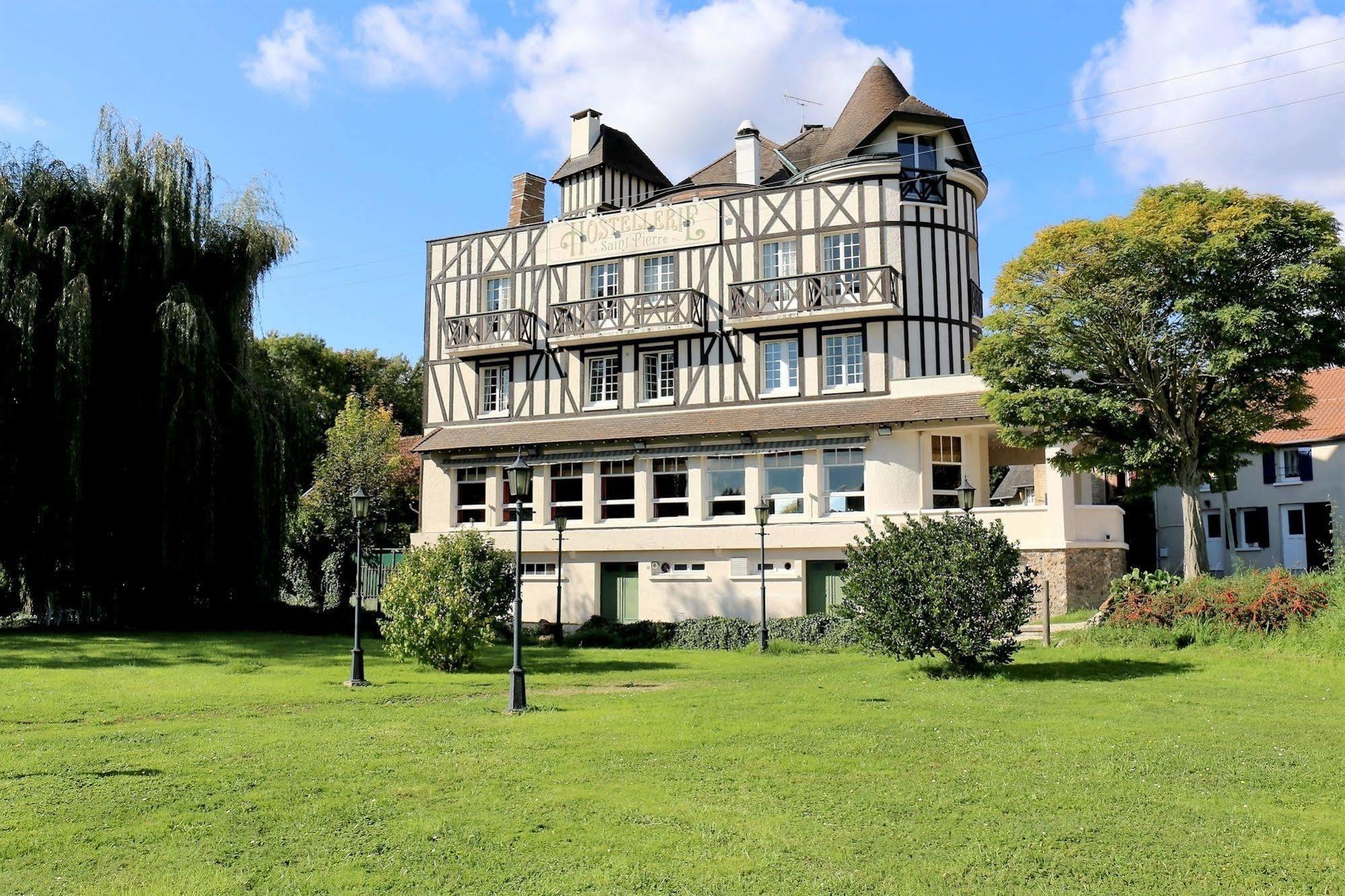 Hostellerie Saint Pierre Exterior photo