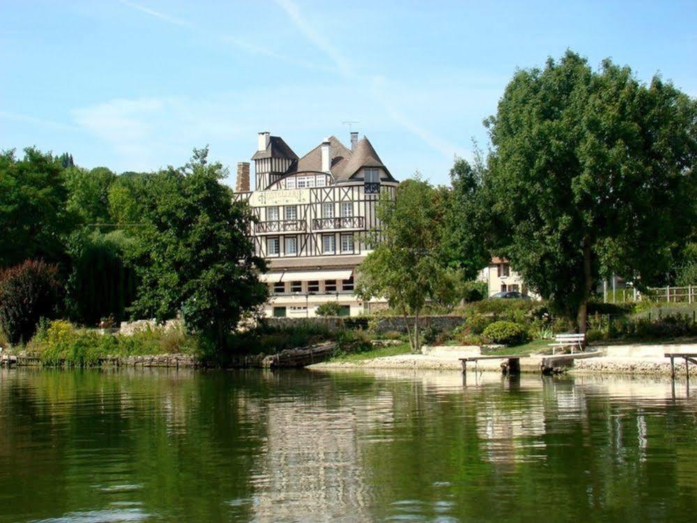 Hostellerie Saint Pierre Exterior photo